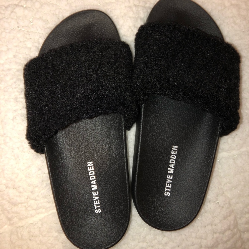 STEVE MADDEN SLIDES